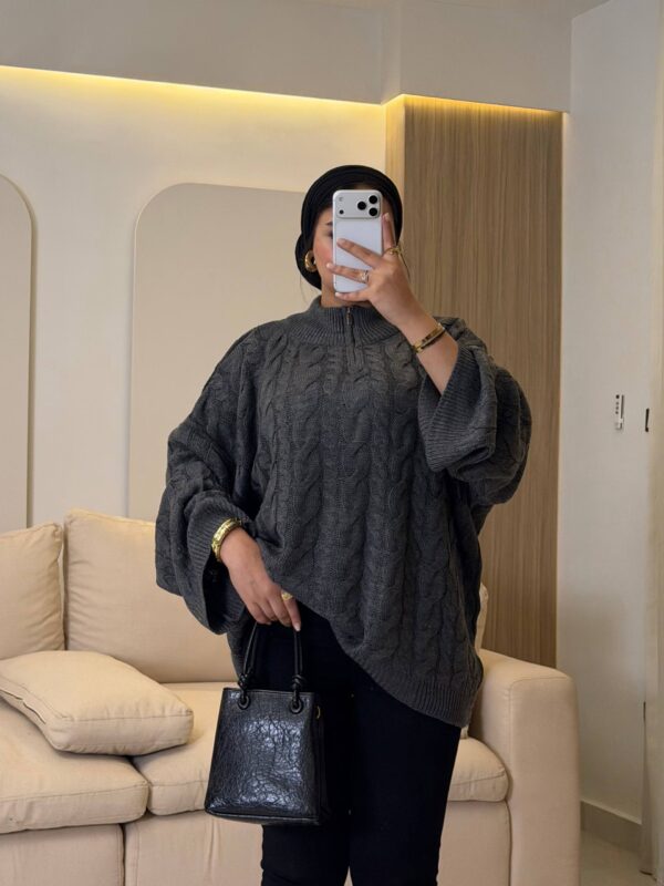 بلوفر High-Neck Cable Knit Pullover with Half Zip